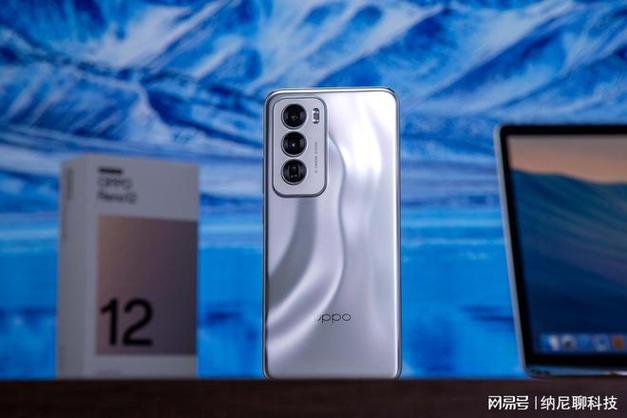 oppo reno 12 pro预计将配备 6.7 英寸 1.5k 显示屏.